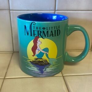 🩷Disney Little Mermaid Ariel ceramic mug, 20 oz Princess Ariel sitting on a rock